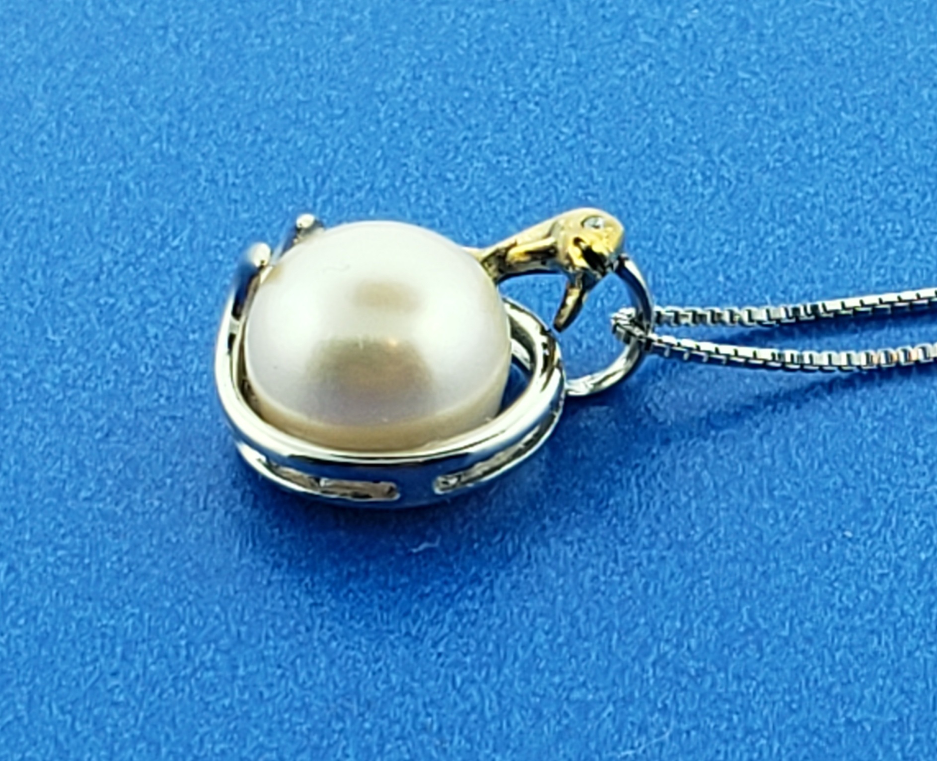 Denny Wong Dolphin Pearl Pendant, Precious Silver/18K 6 Denny Wong Dolphin Pearl Pendant, Precious Silver/18K - Image 6