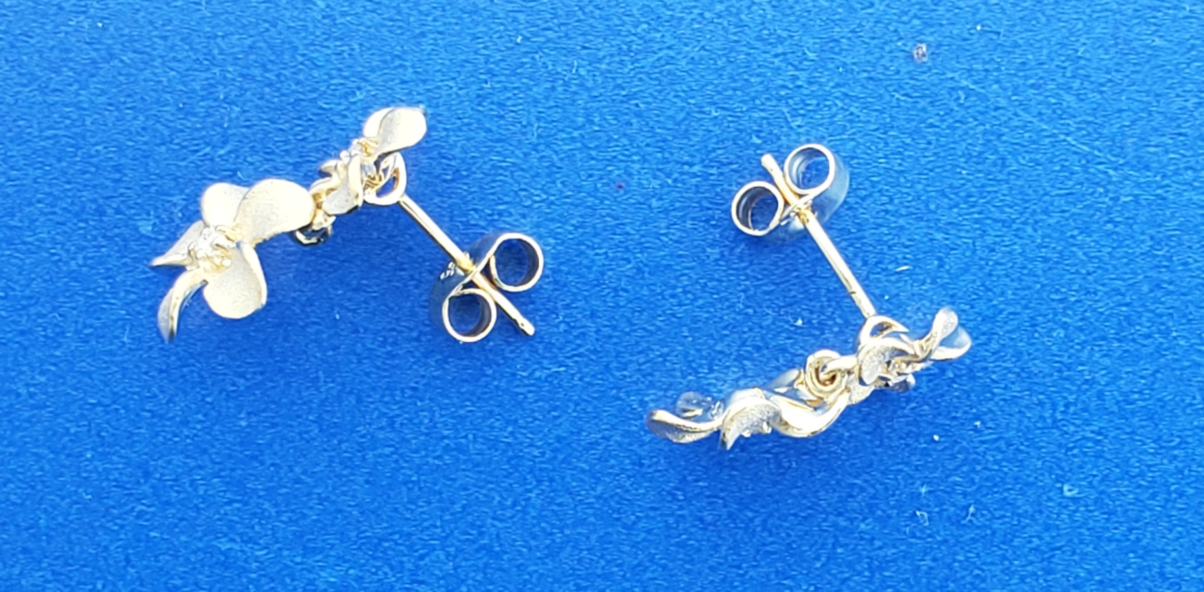 Denny Wong Double Plumeria Lei Earring, 14K Yellow Gold 7 Denny Wong Double Plumeria Lei Earring, 14K Yellow Gold - Image 7