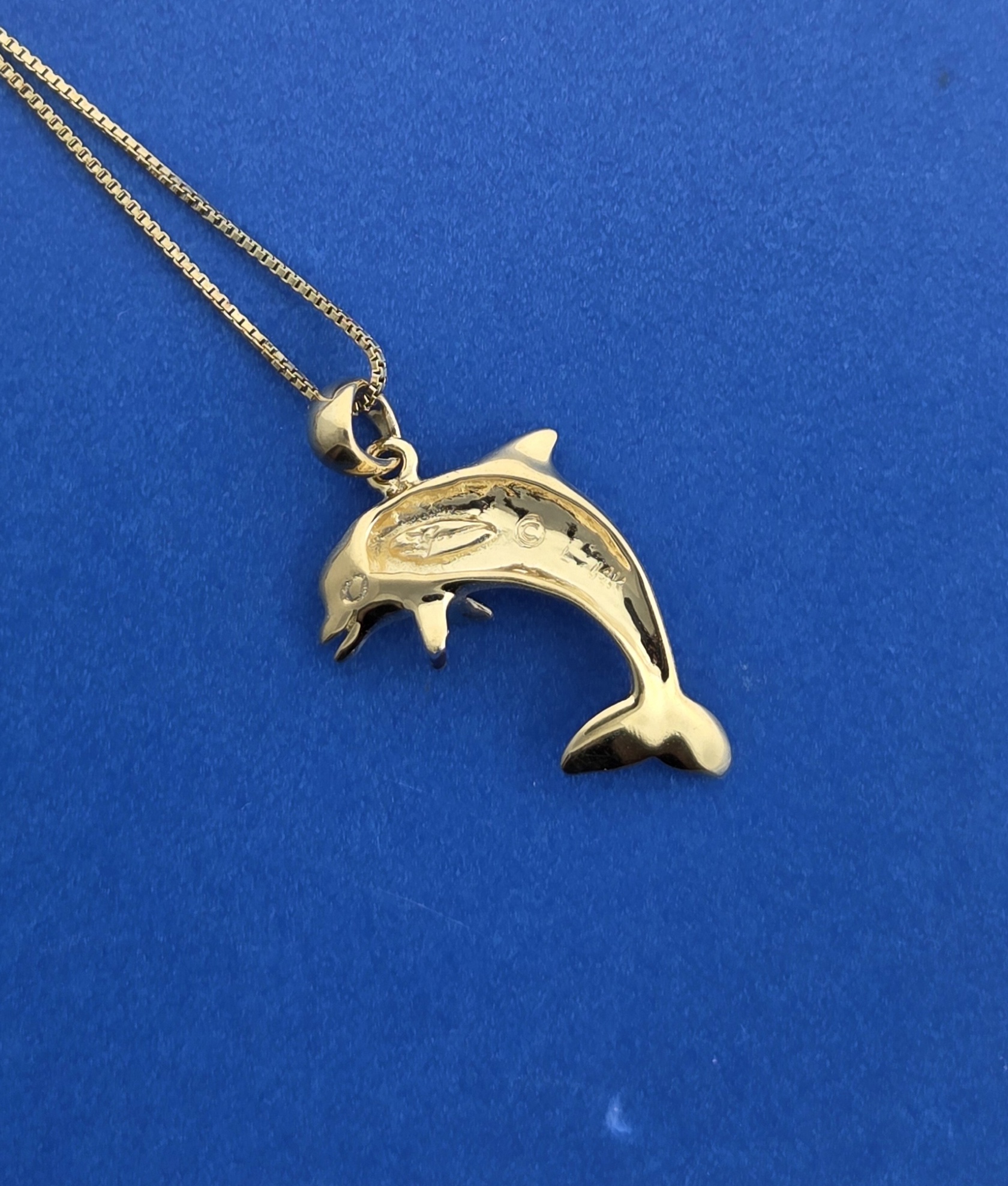 Denny Wong Dolphin Pendant, 14K Yellow Gold 5 Denny Wong Dolphin Pendant, 14K Yellow Gold - Image 5