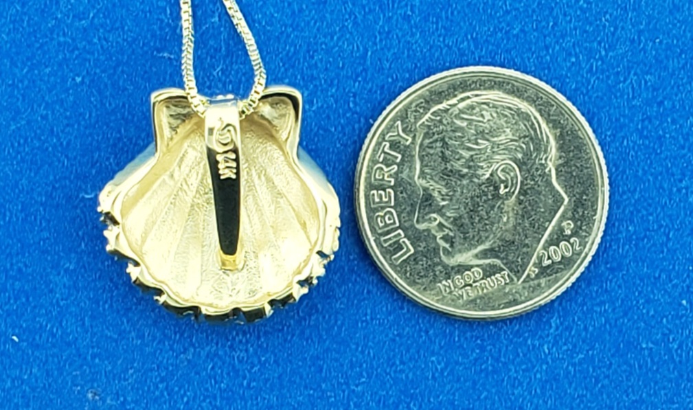 Steven Douglas Scallop Shell Pendant, 14k yellow gold 3 Steven Douglas Scallop Shell Pendant, 14k yellow gold - Image 3