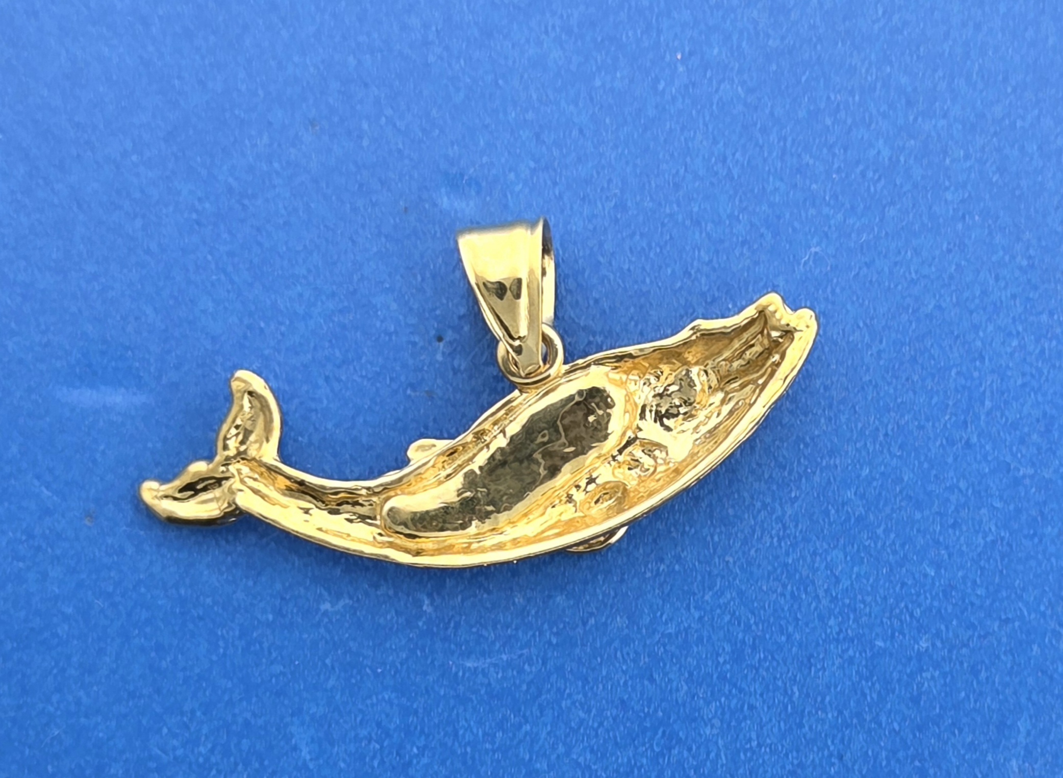 Humpback Whale Pendant, 14K Yellow Gold & Opal 7 Humpback Whale Pendant, 14K Yellow Gold & Opal - Image 7
