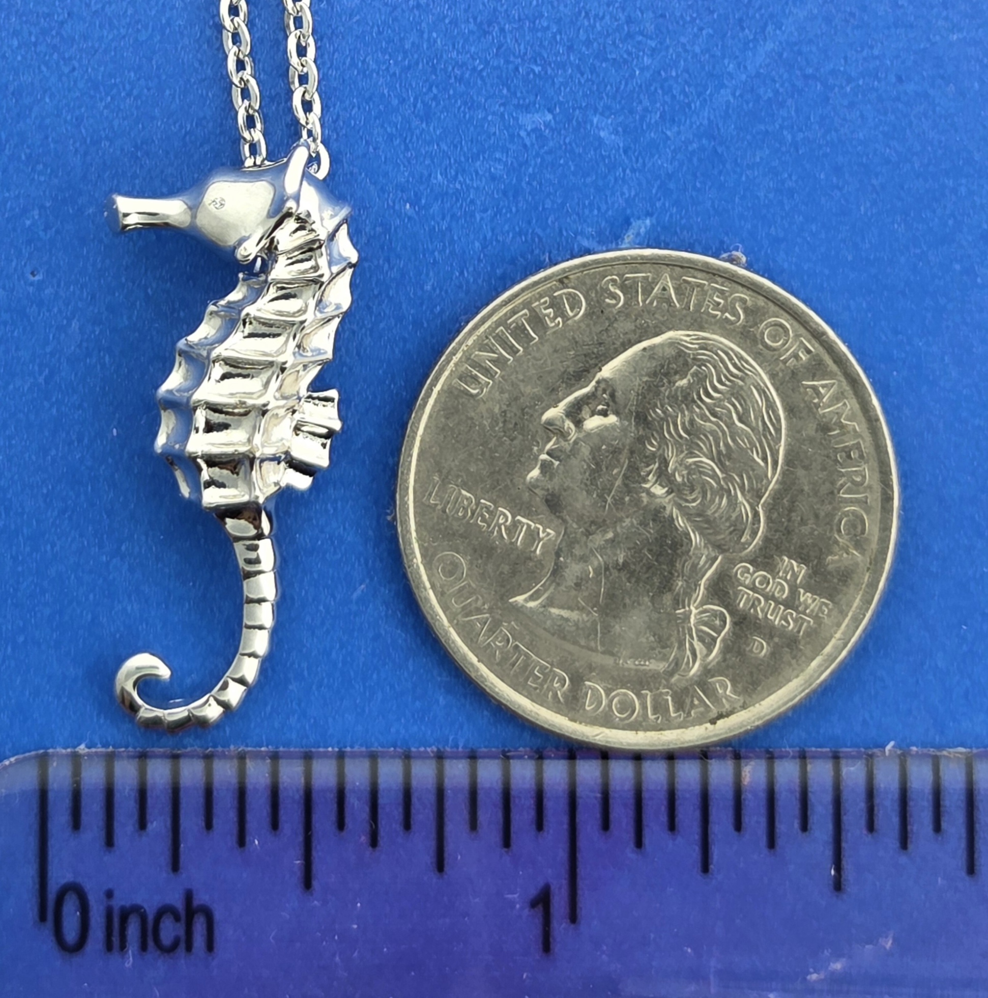 Alamea Seahorse Pendant, Sterling Silver 3 Alamea Seahorse Pendant, Sterling Silver - Image 3