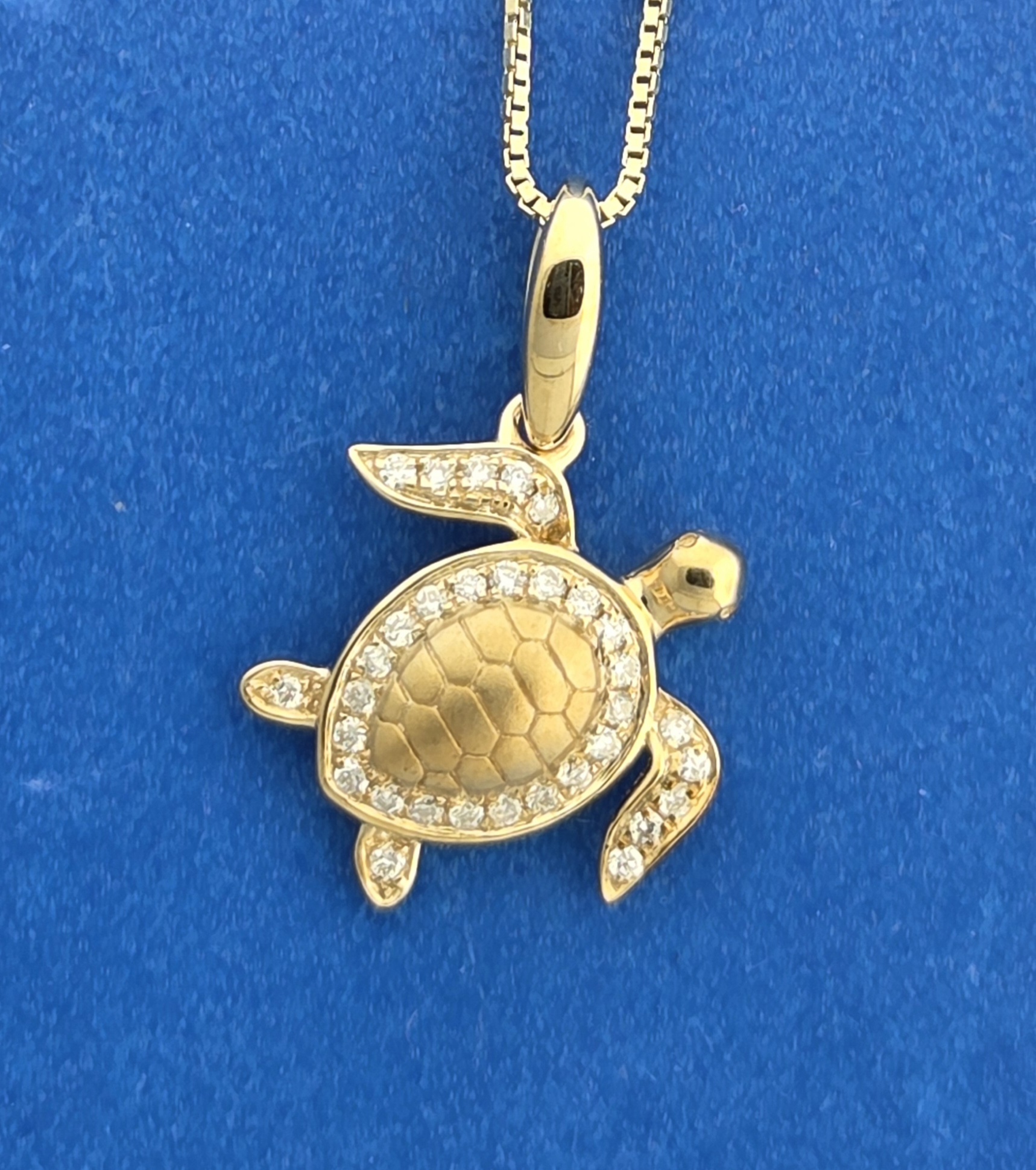 Alamea Sea Turtle Diamond Pendant, 14K Yellow Gold 5 Alamea Sea Turtle Diamond Pendant, 14K Yellow Gold - Image 5