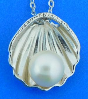 Alamea Sunrise Scallop Shell Pendant, Sterling Silver