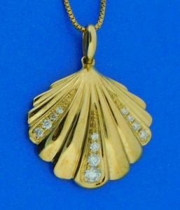 14k shell pendant with diamonds