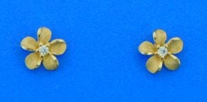 14k plumeria earrings denny wong