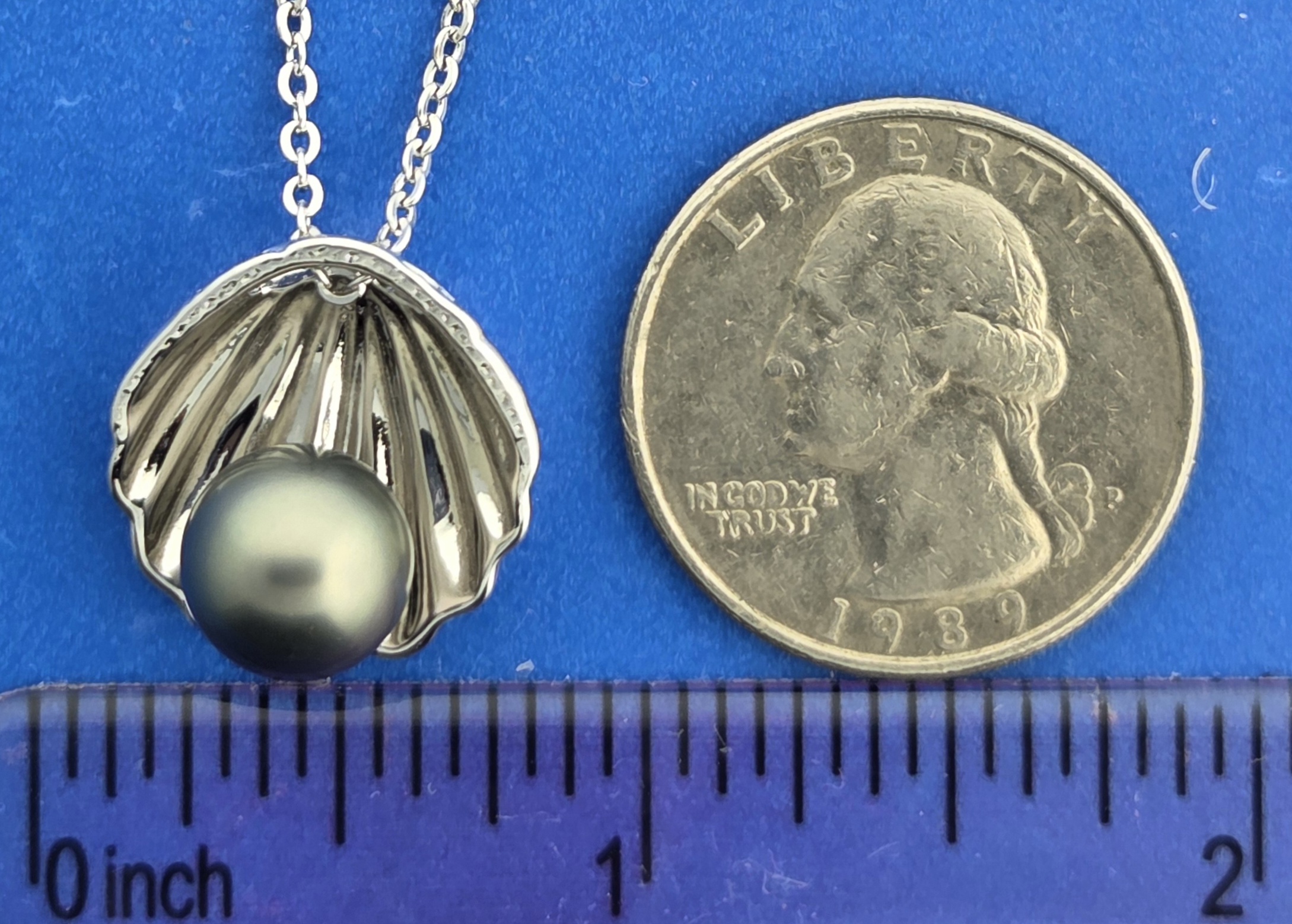 Alamea Sunrise Scallop Shell Pendant, Sterling Silver & Tahitian Pearl 4 Alamea Sunrise Scallop Shell Pendant, Sterling Silver & Tahitian Pearl - Image 4