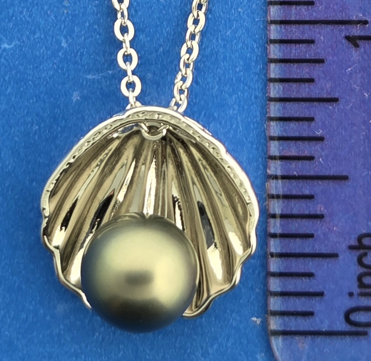 Alamea Sunrise Scallop Shell Pendant, Sterling Silver & Tahitian Pearl 5 Alamea Sunrise Scallop Shell Pendant, Sterling Silver & Tahitian Pearl - Image 5