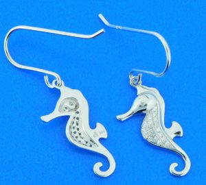 alamea sterling silver seahorse earrings