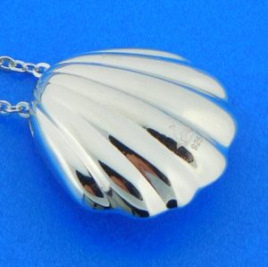 alamea pearl shell pendant