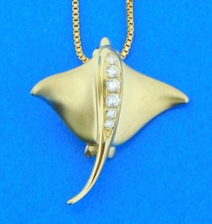 14k diamond stingray pendant