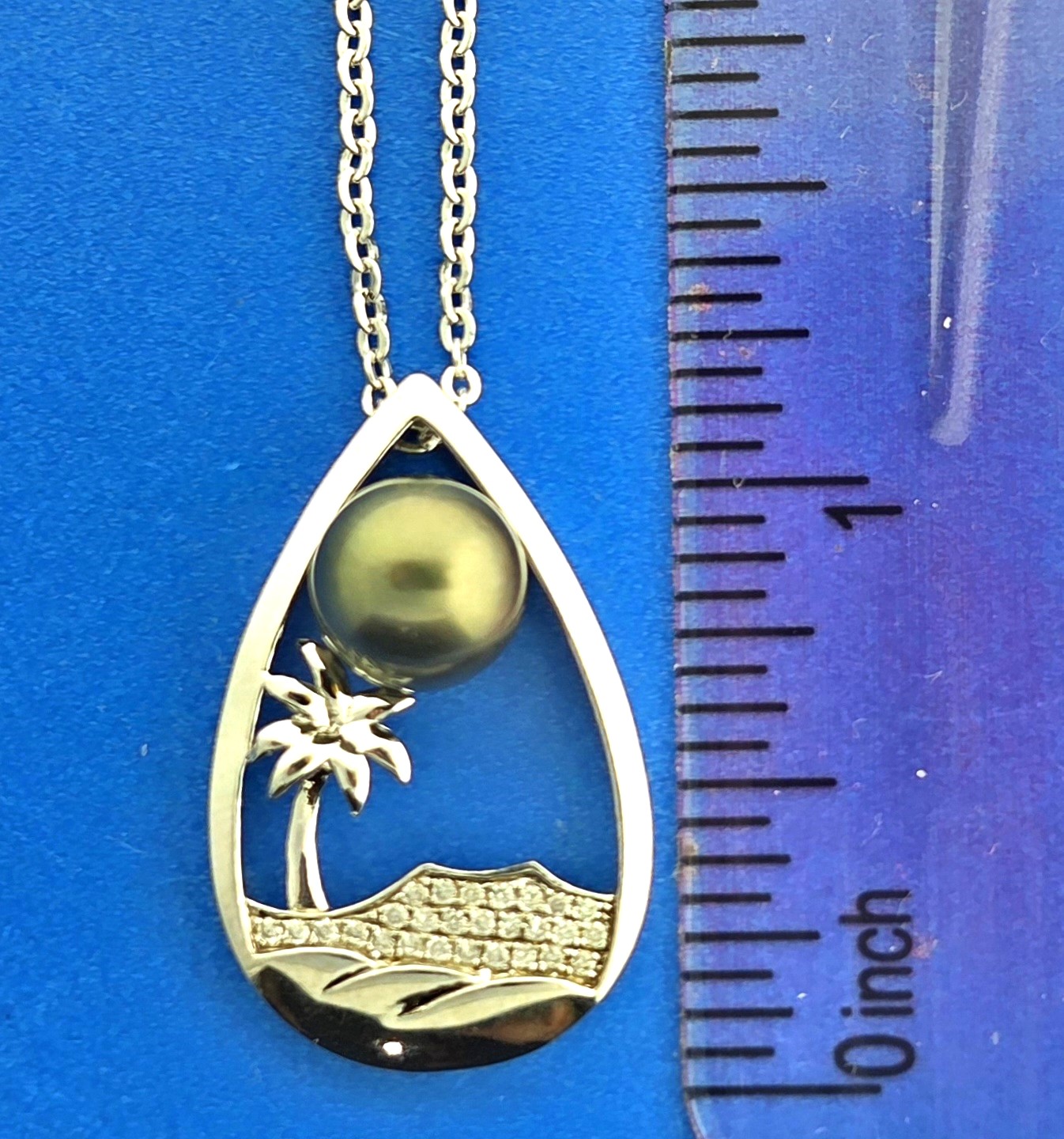 Alamea Diamond Head Tahitian Pearl Pendant, Sterling Silver 5 Alamea Diamond Head Tahitian Pearl Pendant, Sterling Silver - Image 5