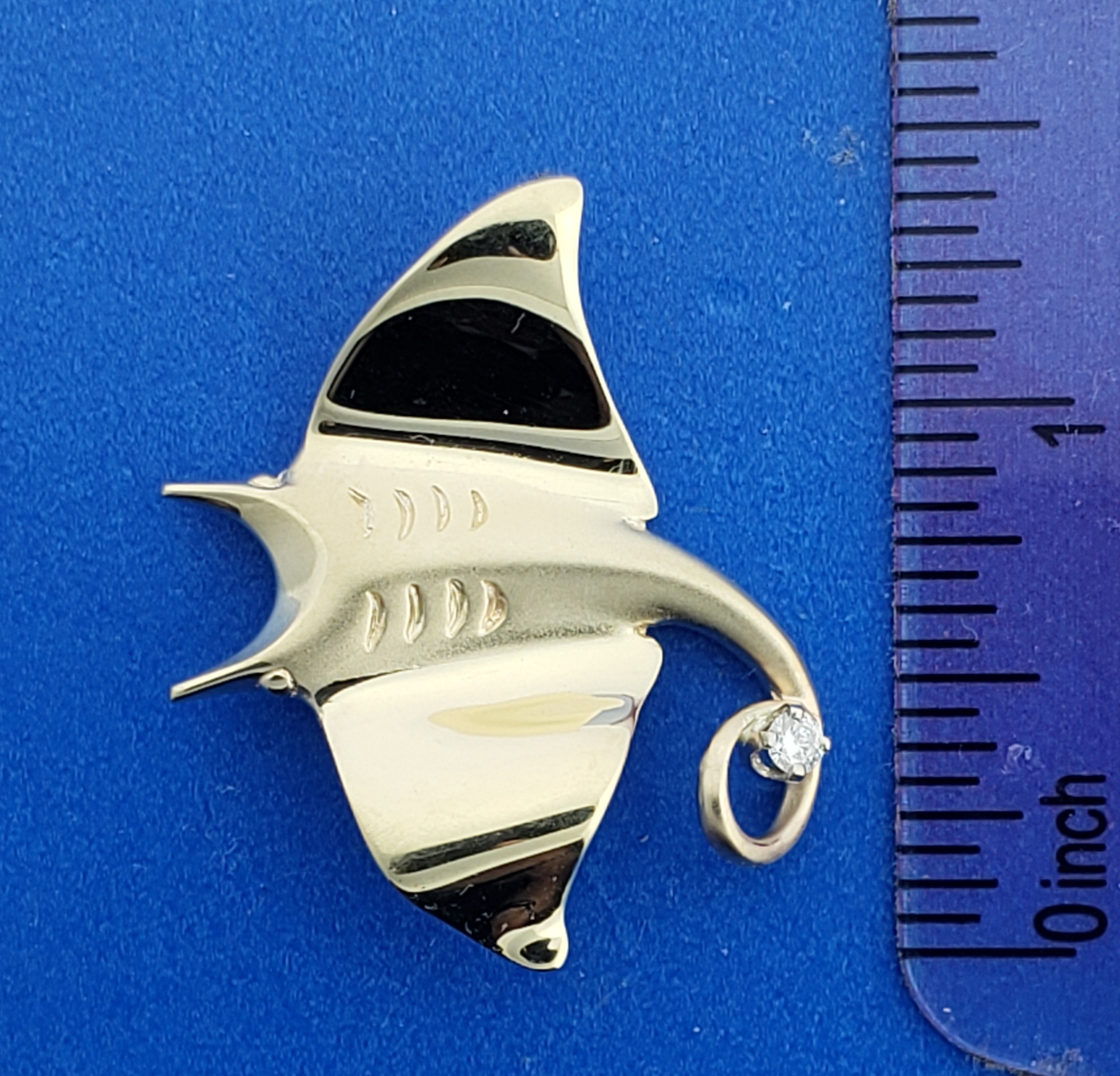 Steven Douglas Manta Ray Pendant, 14K Yellow Gold & Diamond 6 Steven Douglas Manta Ray Pendant, 14K Yellow Gold & Diamond - Image 6