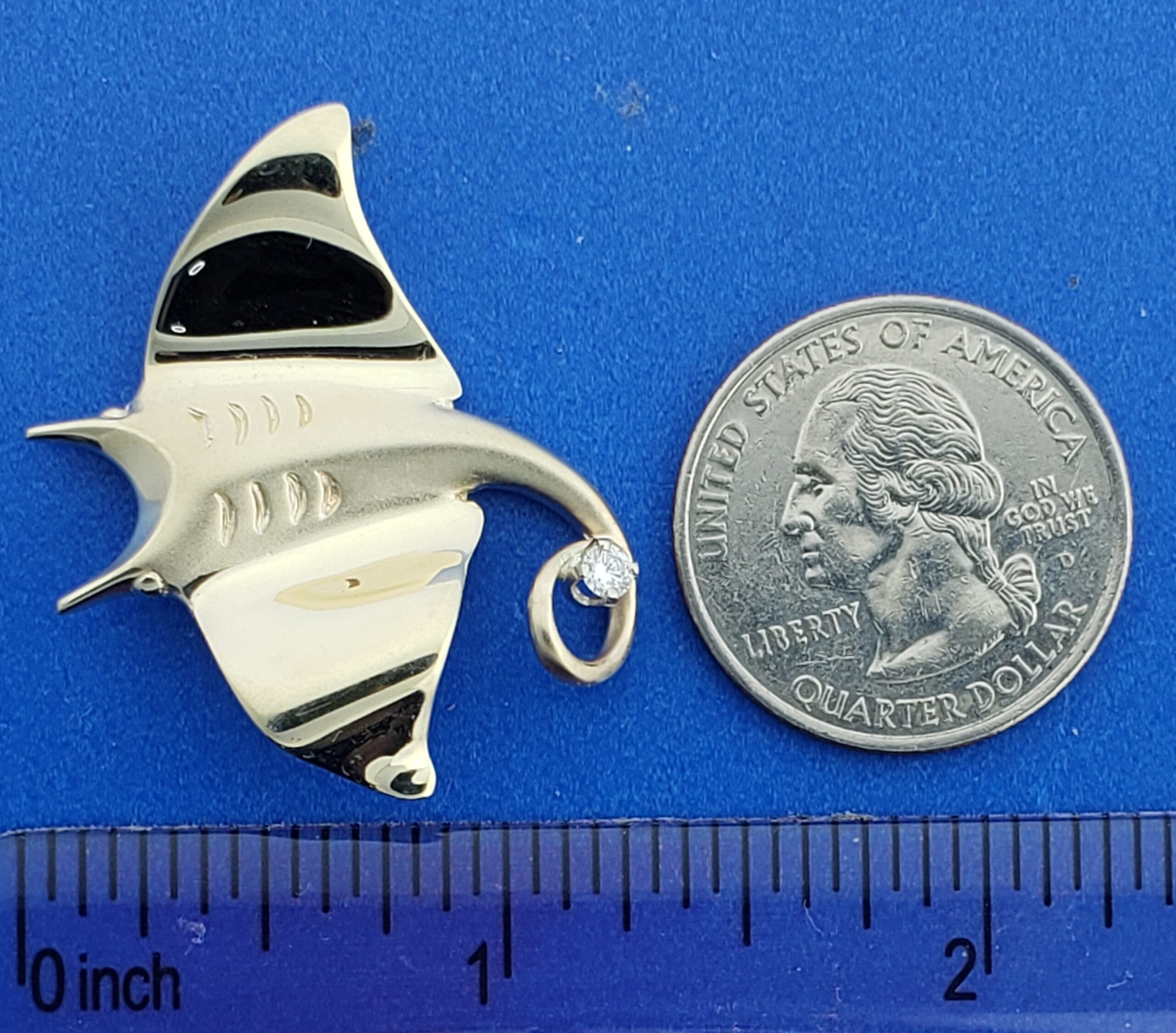 Steven Douglas Manta Ray Pendant, 14K Yellow Gold & Diamond 5 Steven Douglas Manta Ray Pendant, 14K Yellow Gold & Diamond - Image 5