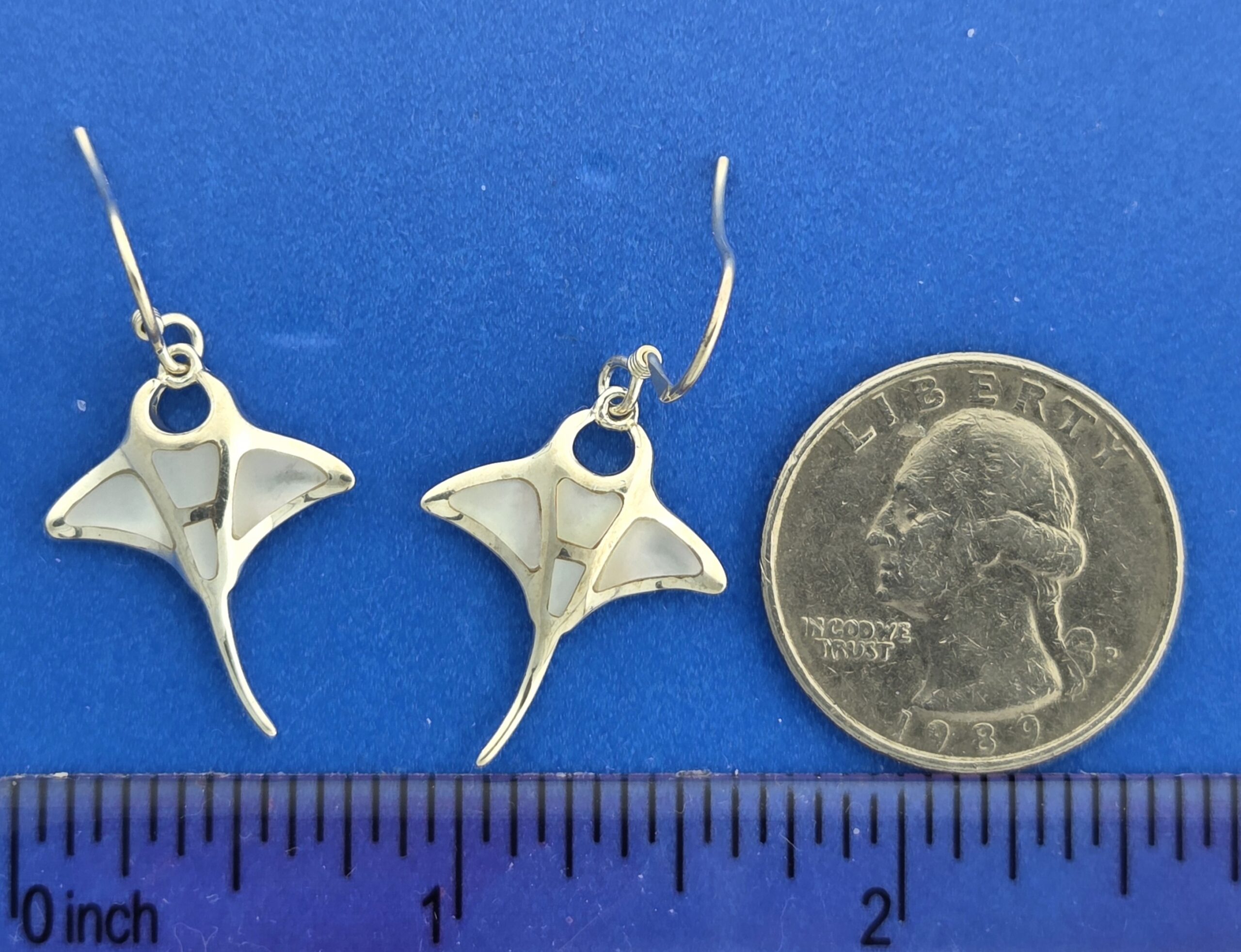 Alamea Manta Ray Dangle Earrings, Sterling Silver & Mother of Pearl 4 Alamea Manta Ray Dangle Earrings, Sterling Silver & Mother of Pearl - Image 4
