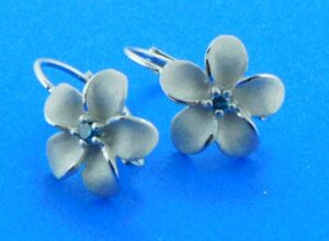 14k white gold plumeria earrings