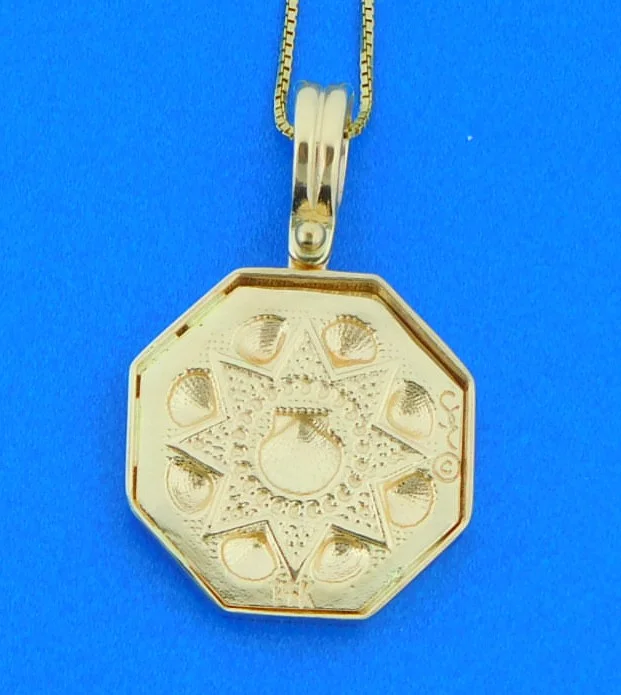 14k sailors valentine pendant