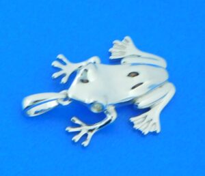 sterling silver alamea frog pendant