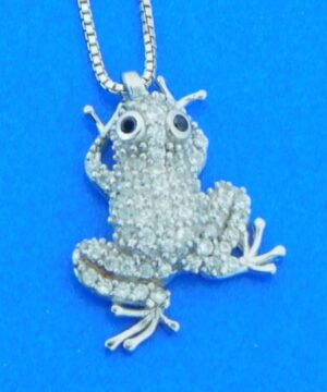 sterling silver frog pendant