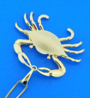 14k blue crab yellow gold pendant