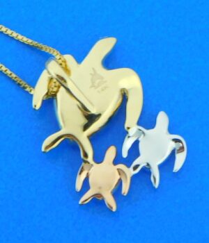 14k sea turtle family pendant