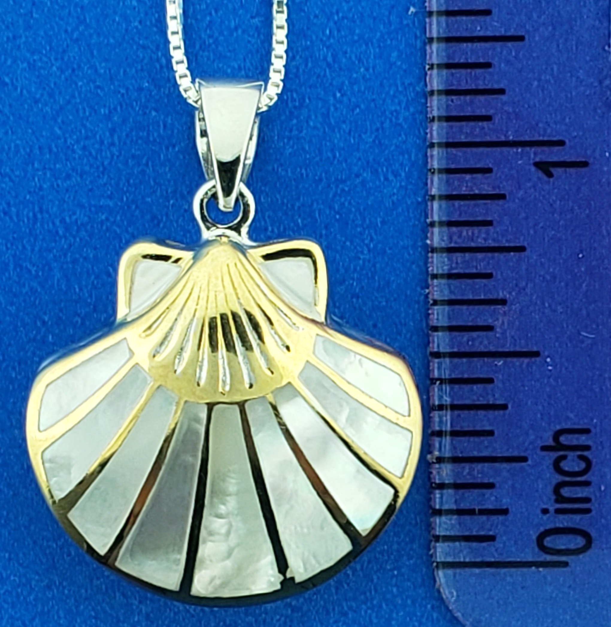 Kovel Scallop Shell Pendant, Sterling Silver & Mother of Pearl 6 Kovel Scallop Shell Pendant, Sterling Silver & Mother of Pearl - Image 6