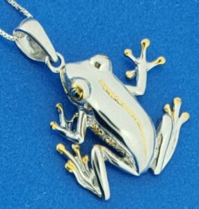 sterling silver tree frog 2d pendant