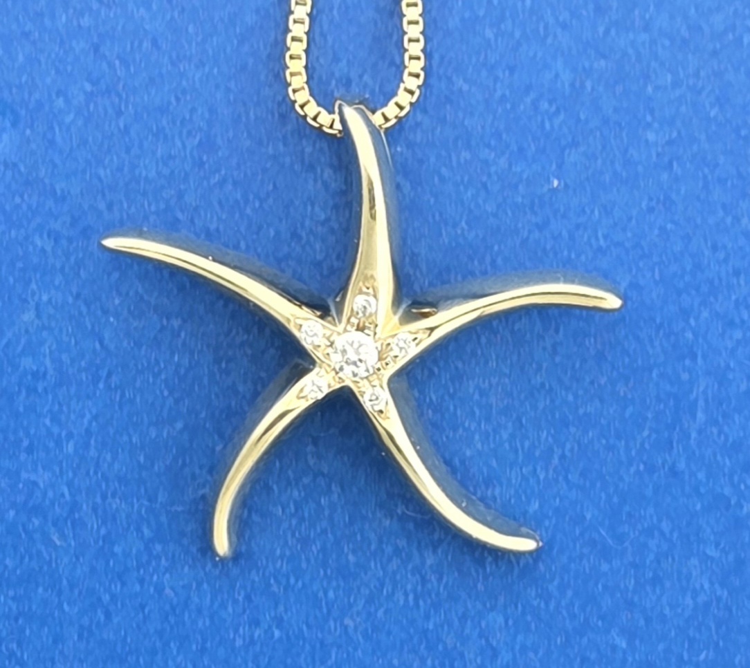 Alamea Starfish Pendant, 14K Gold 6 Alamea Starfish Pendant, 14K Gold - Image 6