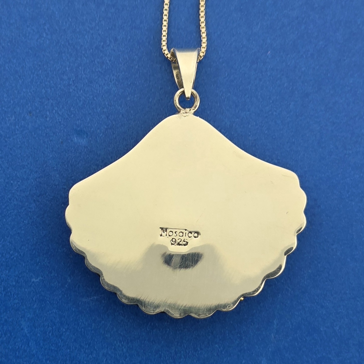 Mosaico Scallop Shell Pendant, Sterling Silver 6 Mosaico Scallop Shell Pendant, Sterling Silver - Image 6