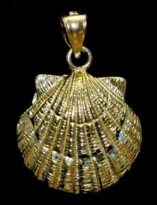 Shell Pendant, 14K Yellow Gold